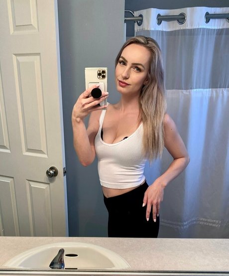 Foto di nudo di fuga di OnlyFans di Nurseryleigh