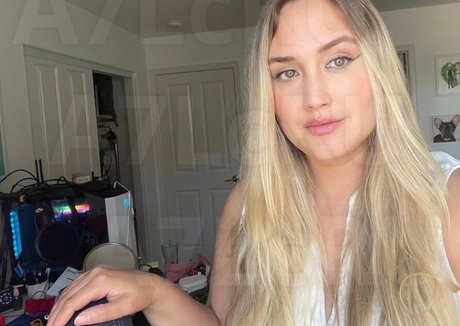Foto di nudo di fuga di OnlyFans di Naomi Kyle
