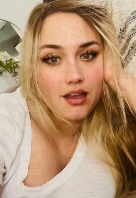Foto di nudo di fuga di OnlyFans di Naomi Kyle