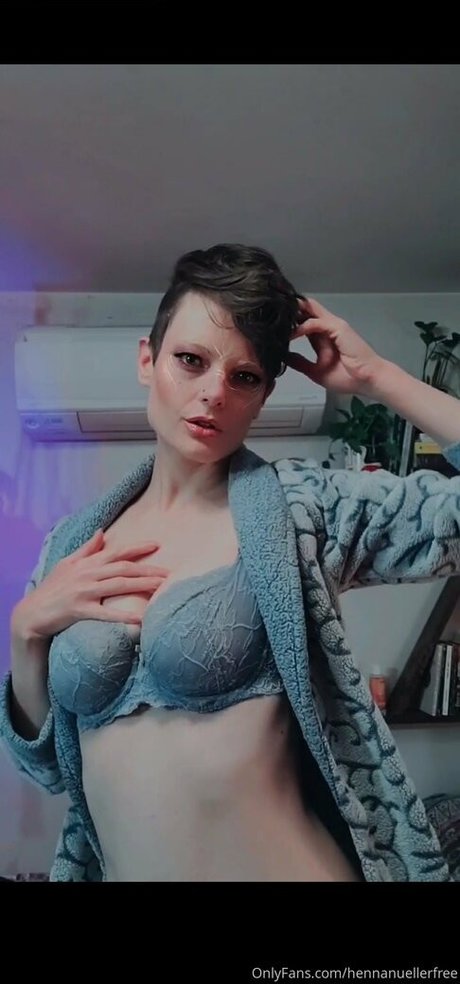 Foto di nudo di fuga di OnlyFans di Hennanuellerfree