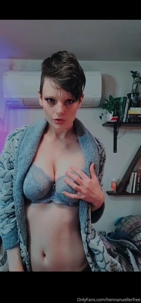Foto di nudo di fuga di OnlyFans di Hennanuellerfree