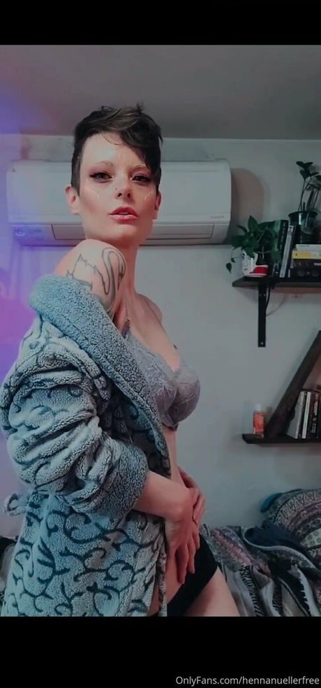 Foto di nudo di fuga di OnlyFans di Hennanuellerfree