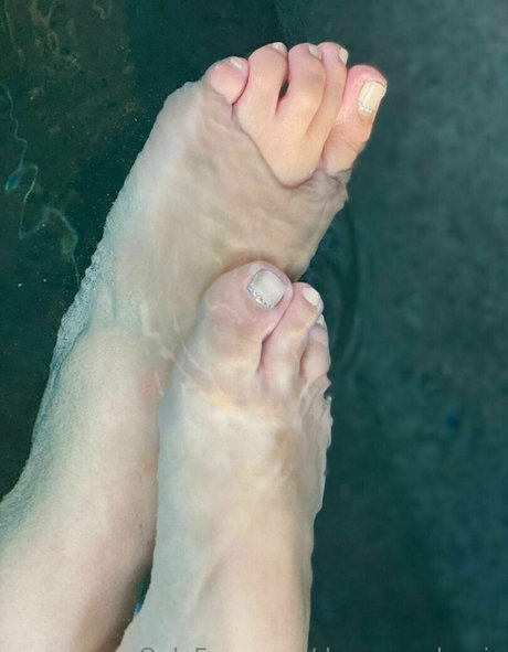 Foto di nudo di fuga di OnlyFans di Lila Asmr