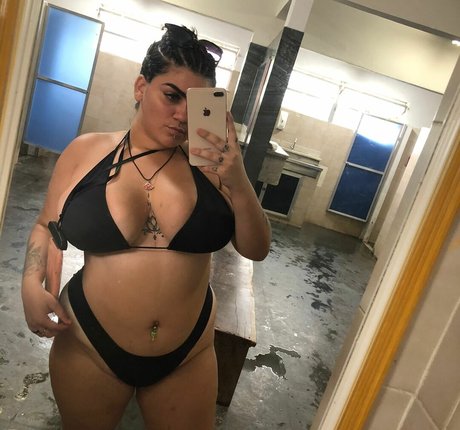 Foto di nudo di fuga di OnlyFans di Brenda Portto