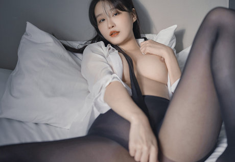 Foto di nudo di fuga di OnlyFans di Lee Seol