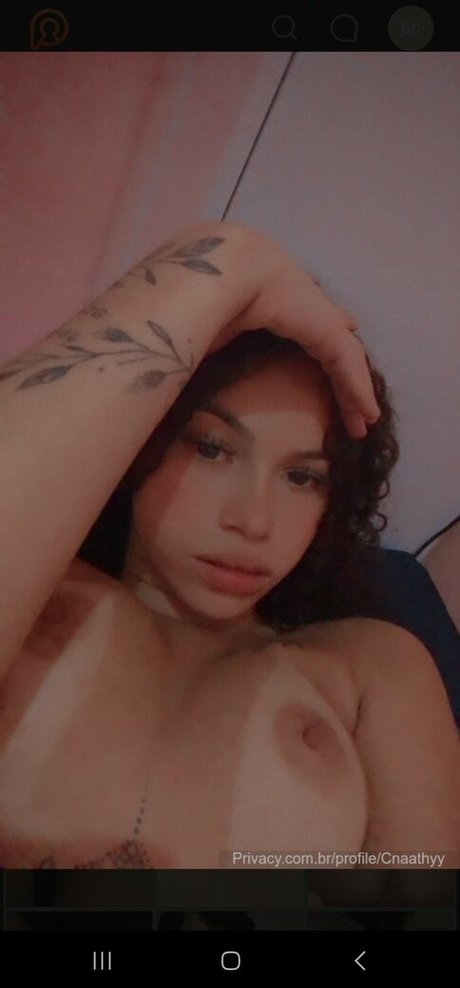 Foto di nudo di fuga di OnlyFans di Naathyyoficial