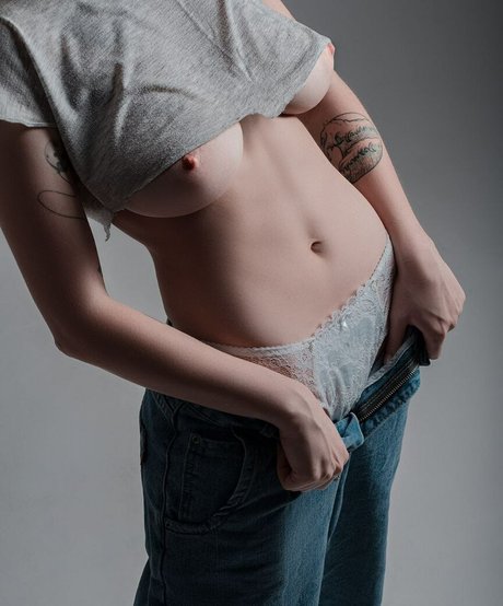 Foto di nudo di fuga di OnlyFans di Aksinyacarrot