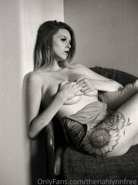 Foto di nudo di fuga di OnlyFans di Riah Lynn