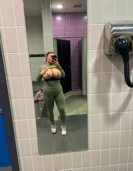 Foto di nudo di fuga di OnlyFans di Jadelou21