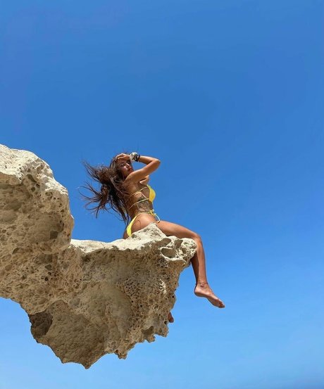 Foto di nudo di fuga di OnlyFans di Sara Izquierdo