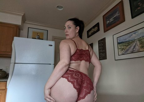 Foto di nudo di fuga di OnlyFans di My Dads Wife