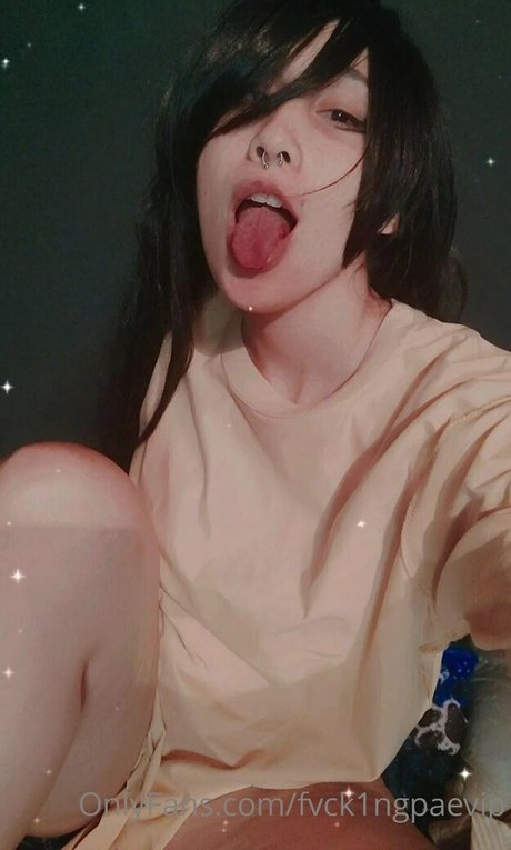 Foto di nudo di fuga di OnlyFans di Playfulgothdomme