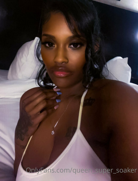 Foto di nudo di fuga di OnlyFans di Queensupersoaker