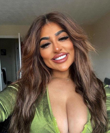 Foto di nudo di fuga di OnlyFans di Priya Yasmin X