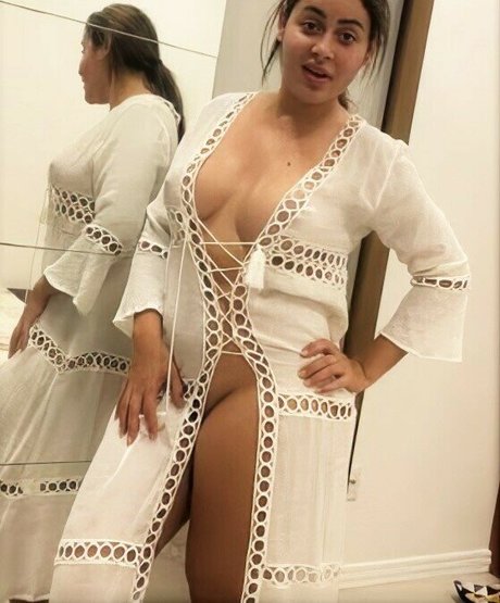 Bella Menezes