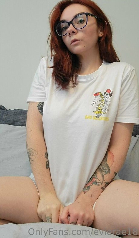 Foto di nudo di fuga di OnlyFans di Evierae18