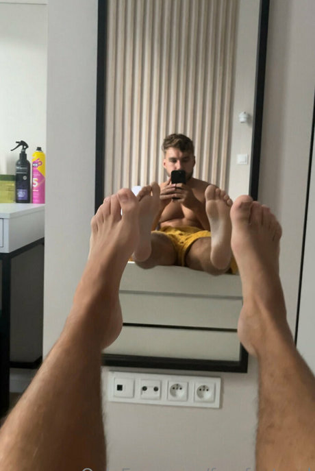Freefootgod