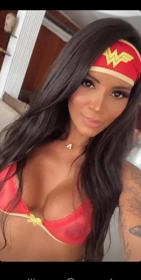 Foto di nudo di fuga di OnlyFans di Aline Carvalho