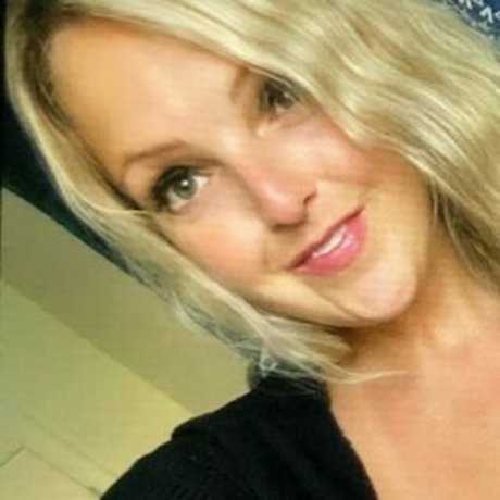 Foto di nudo di fuga di OnlyFans di Sexystacysmom