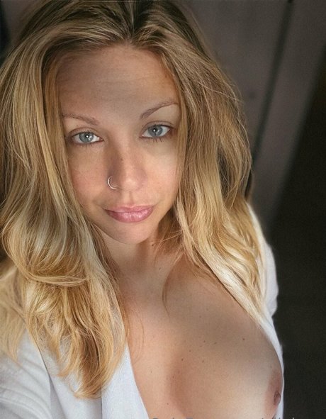 Foto di nudo di fuga di OnlyFans di Ellelyon