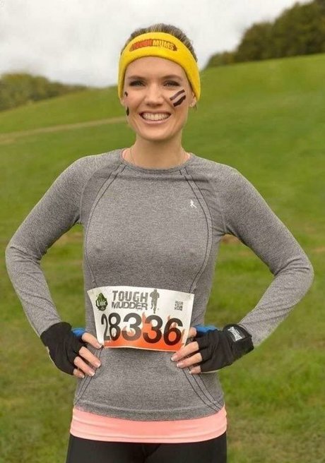 Foto di nudo di fuga di OnlyFans di Charlotte Hawkins