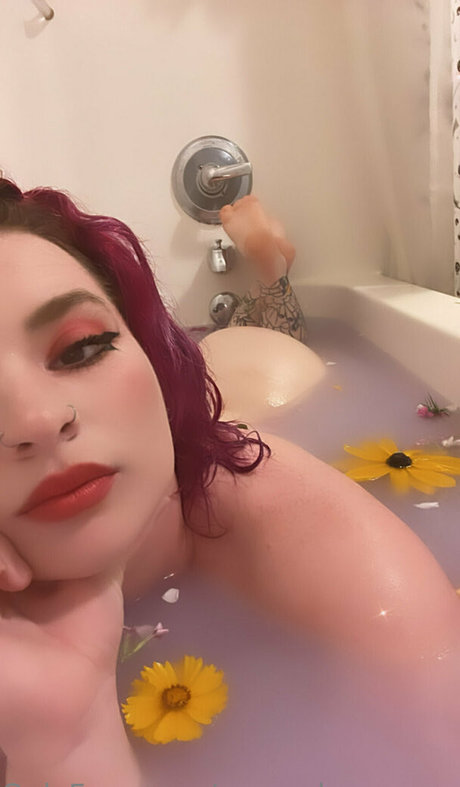 Foto di nudo di fuga di OnlyFans di Persephonesmuses