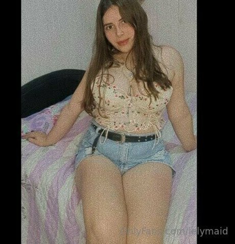 Foto di nudo di fuga di OnlyFans di Lelymaid