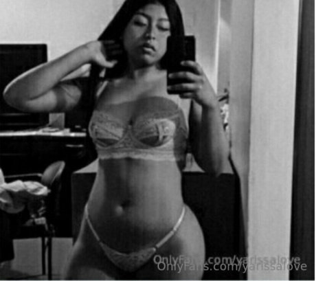 Foto di nudo di fuga di OnlyFans di Yarissalove