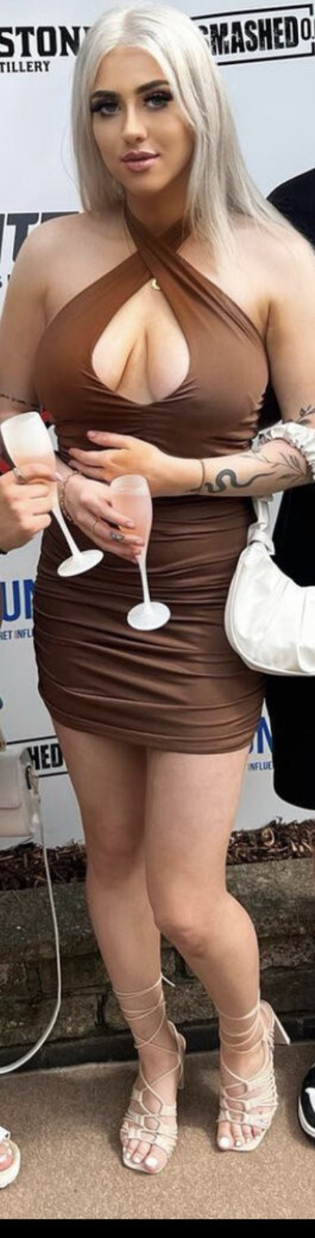 Foto di nudo di fuga di OnlyFans di Emma C