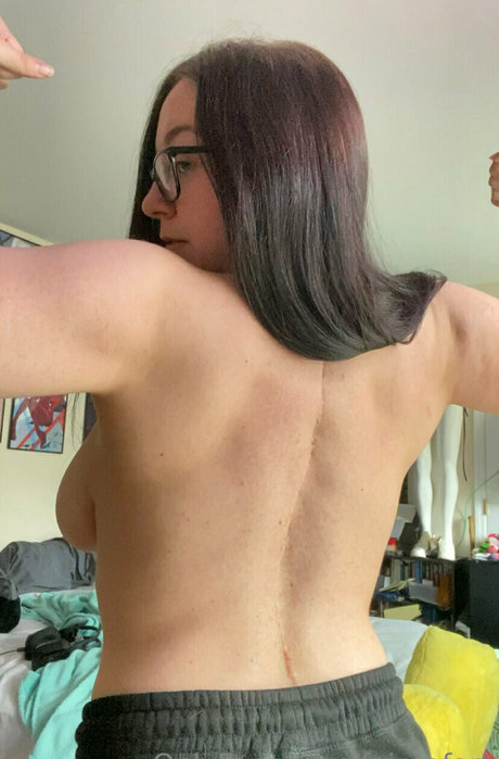 Foto di nudo di fuga di OnlyFans di Faintofart