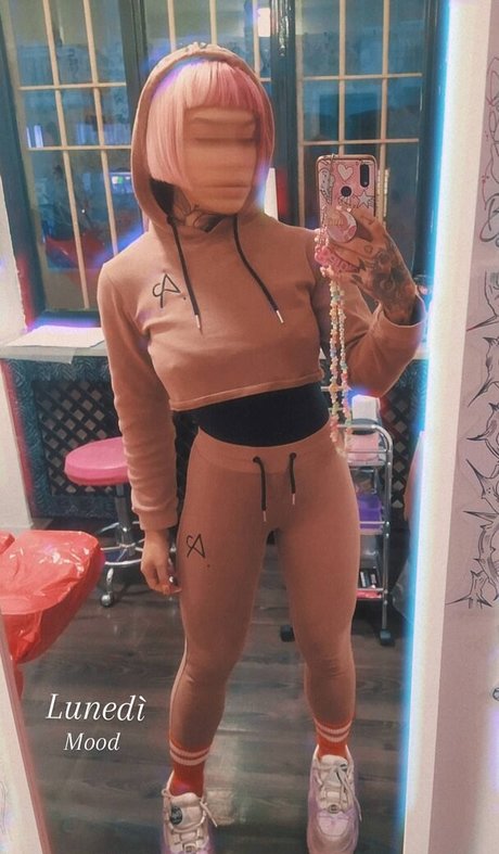 Foto di nudo di fuga di OnlyFans di Pinksuicide