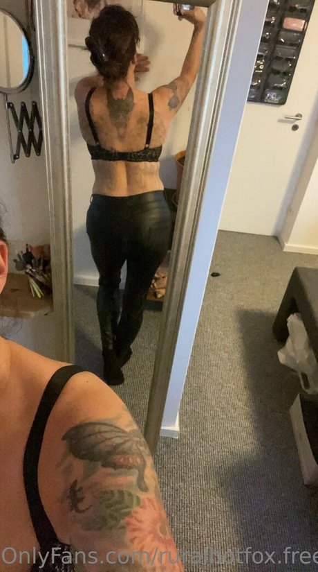 Ruralhotfoxfree