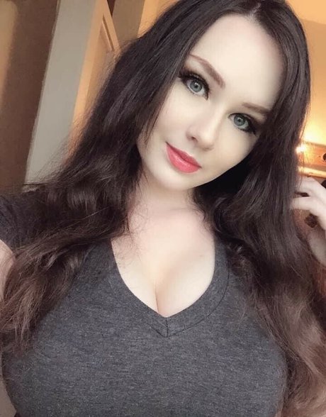 Foto di nudo di fuga di OnlyFans di Tashalej