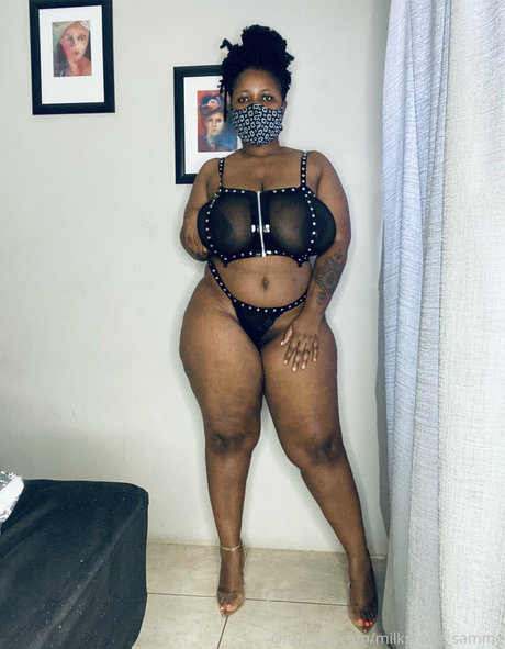 Foto di nudo di fuga di OnlyFans di Milkshakesamme