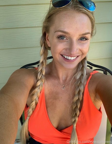 Evie-summers