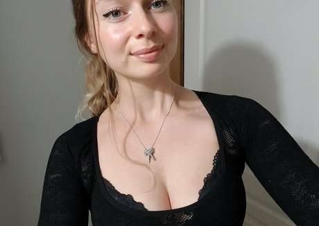 Foto di nudo di fuga di OnlyFans di Lilhanne