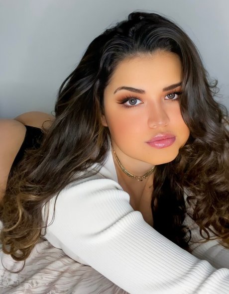 Foto di nudo di fuga di OnlyFans di Lailagomez