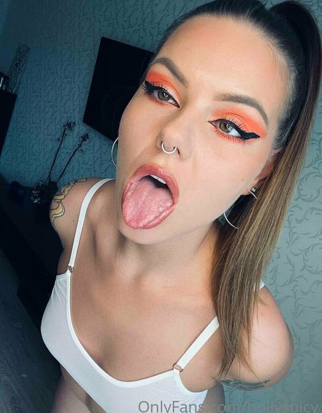 Hollyspicy