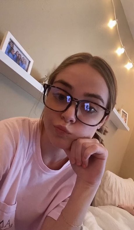 Foto di nudo di fuga di OnlyFans di Lauren Mae