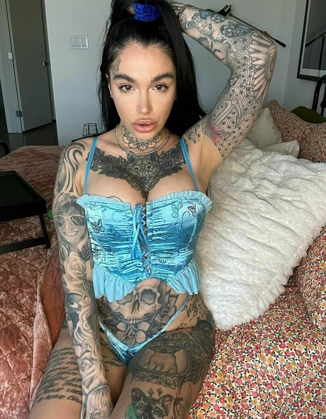 Foto di nudo di fuga di OnlyFans di Leighravenx