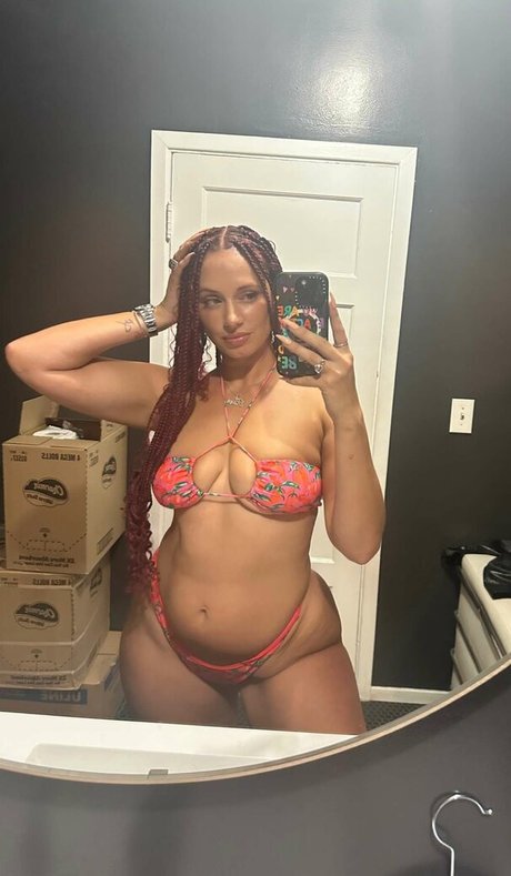 Foto di nudo di fuga di OnlyFans di Yesjulz