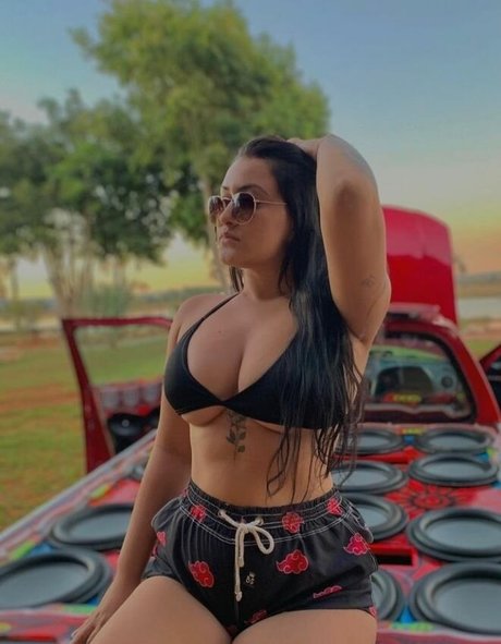 Foto di nudo di fuga di OnlyFans di Danyelle Oliveira