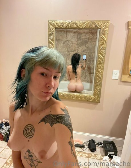 Foto di nudo di fuga di OnlyFans di Marsecho