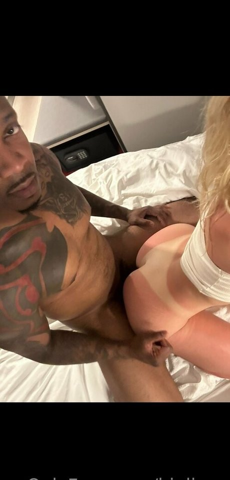 Foto di nudo di fuga di OnlyFans di Biglivvv
