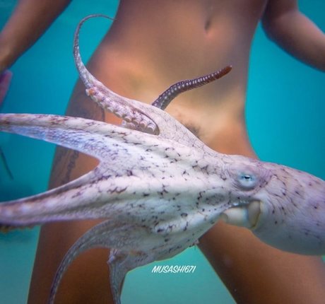 Foto di nudo di fuga di OnlyFans di Thenakedisland