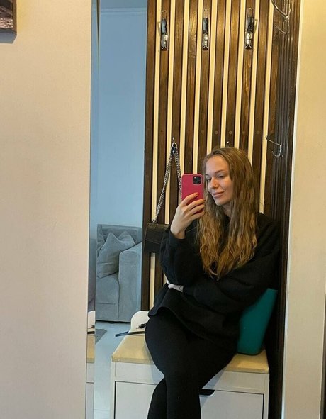 Foto di nudo di fuga di OnlyFans di Yourniceaislin