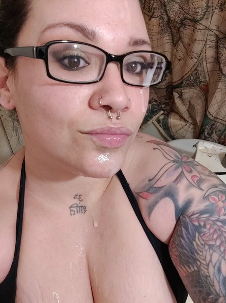 Foto di nudo di fuga di OnlyFans di Jayleneswallows