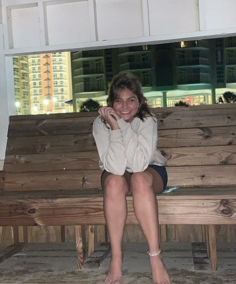 Foto di nudo di fuga di OnlyFans di Caroline Casbon