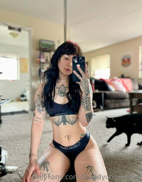 Foto di nudo di fuga di OnlyFans di Bluddycherryfree
