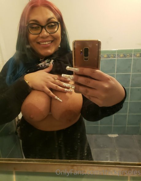 Foto di nudo di fuga di OnlyFans di Thickprsoles